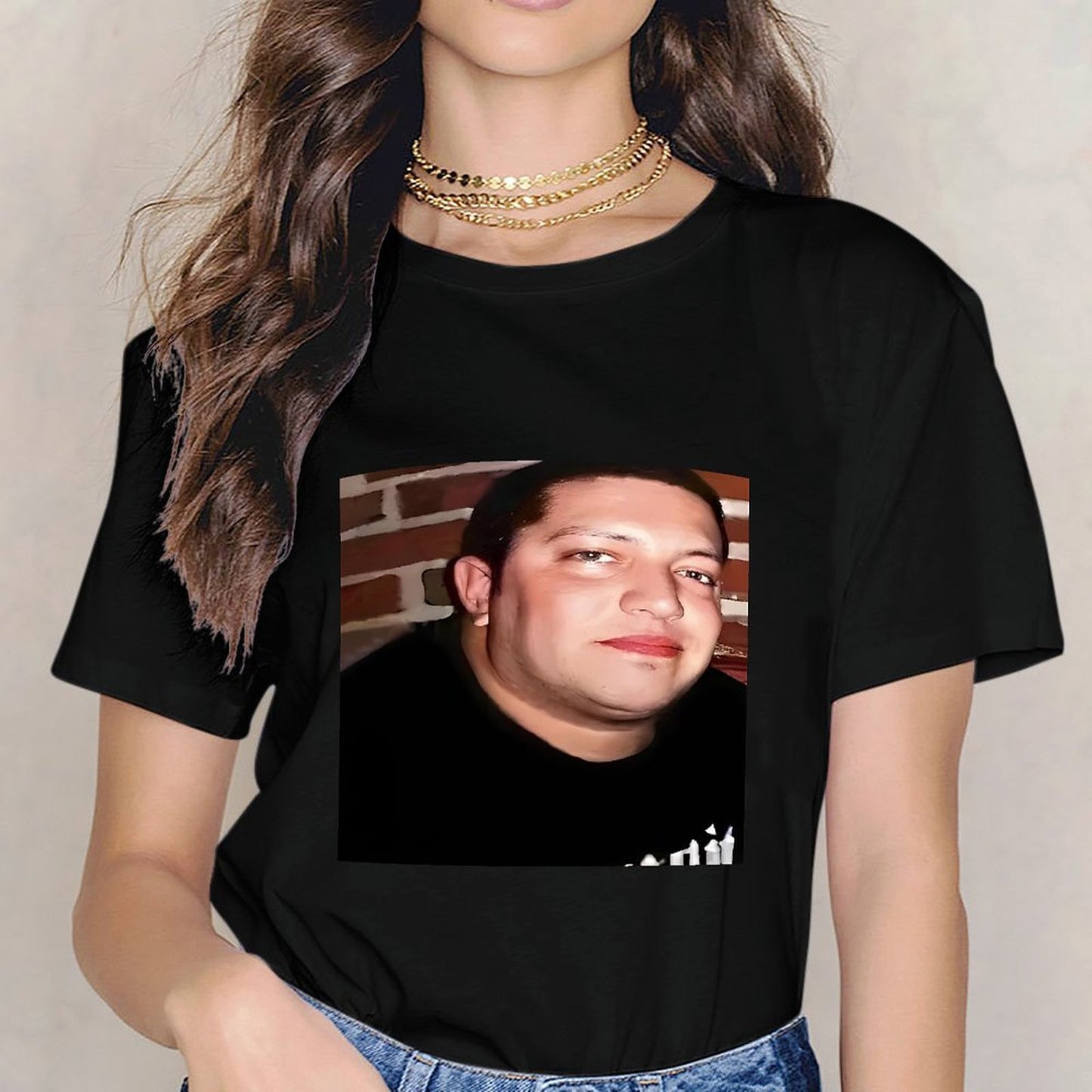 Inkmay Casual Cotton T-shirt Man Wears Black Shirt Against Brick Unisex T-shirtTrueFit Clean Edges T-Shirt