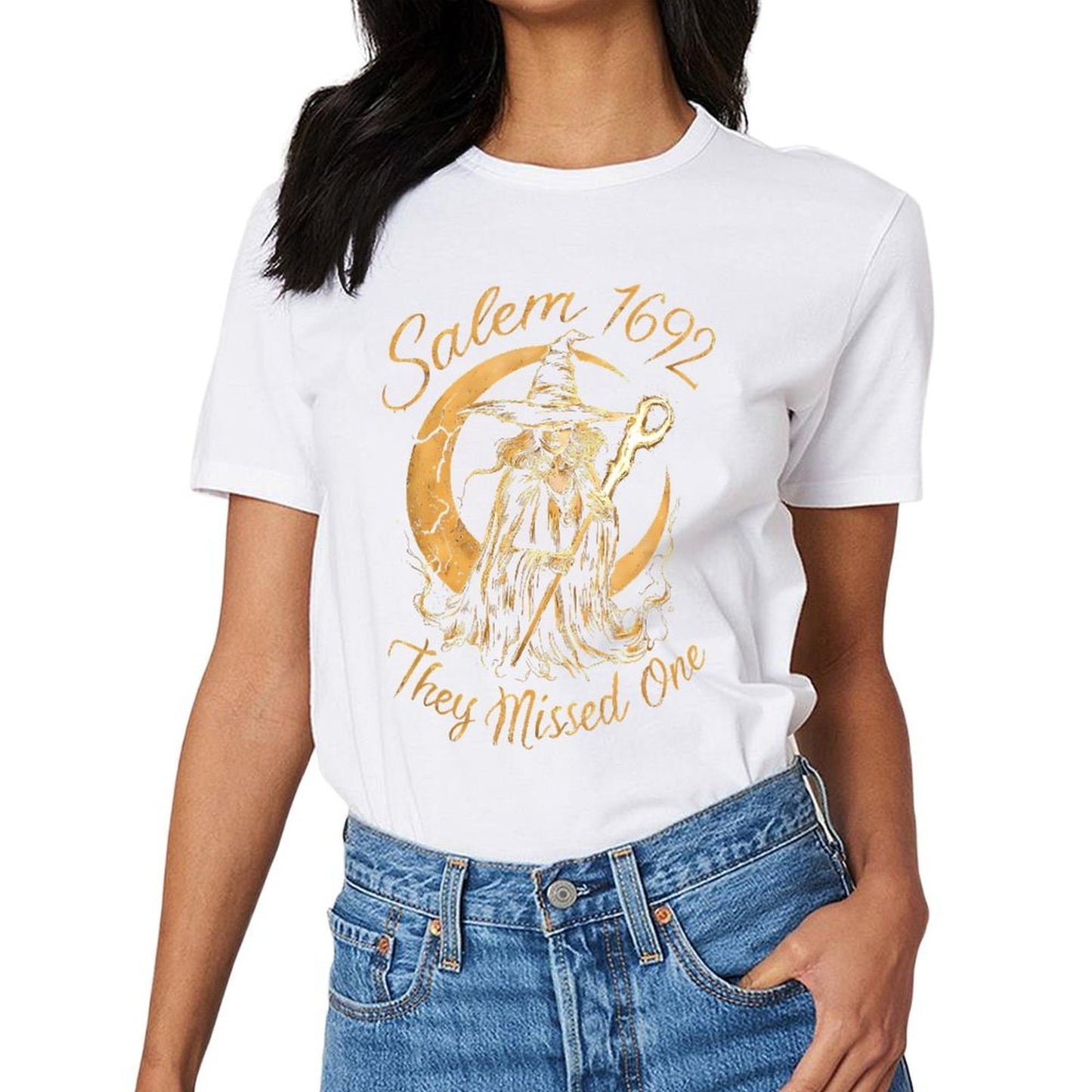 Inkmay Casual Cotton T-shirt Witch Holding Staff Against Crescent Moon Unisex T-shirtEasy-Care Recycled T-Shirt