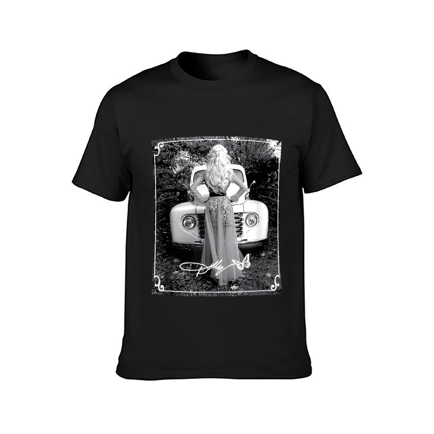Inkmay Casual Cotton T-shirt Woman Sitting On Vintage Car Hood Unisex T-shirtDouble-Stitched Long Lasting T-Shirt
