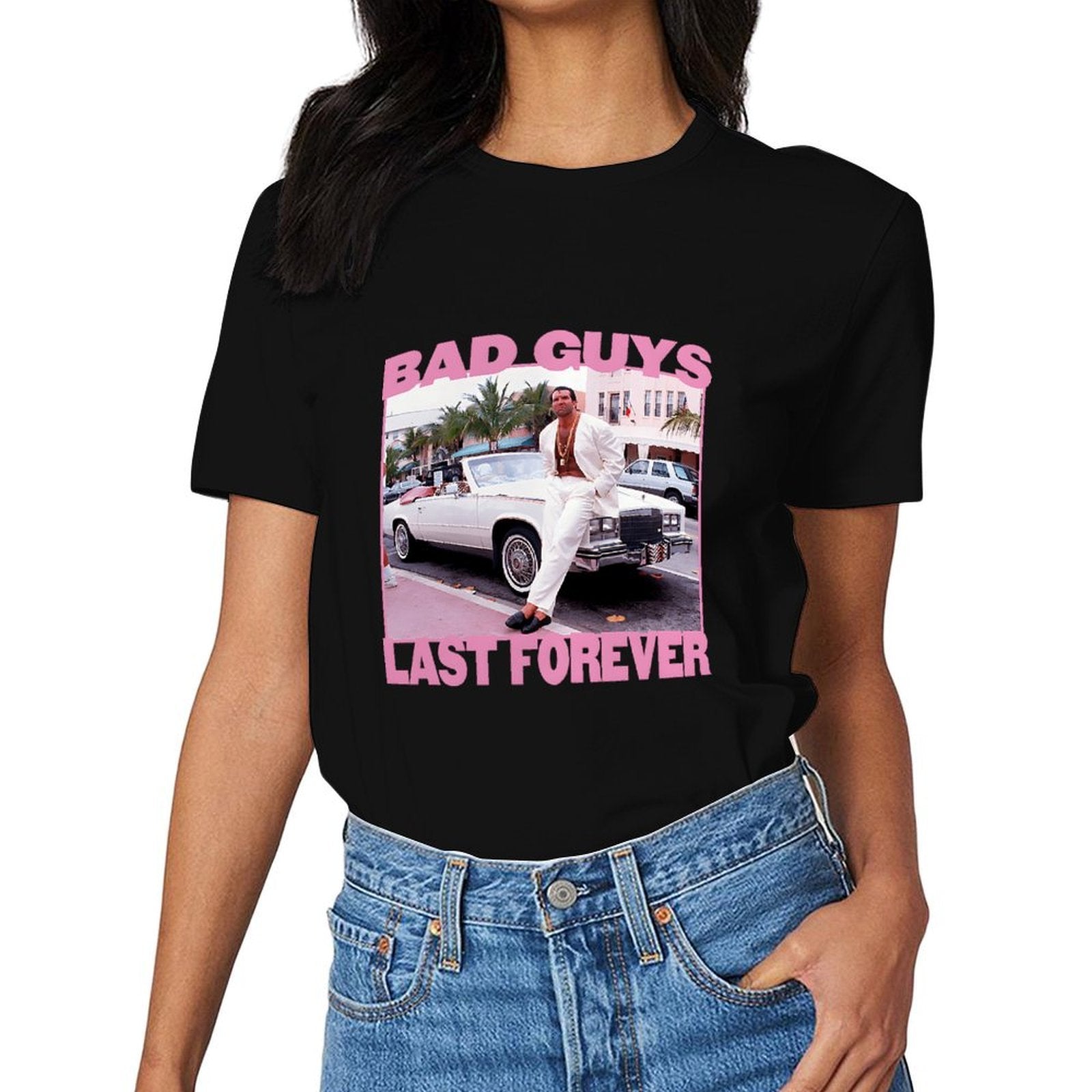 Inkmay Casual Cotton T-shirt Man Sitting On Car Wearing White Unisex T-shirtSmoothWear ClassicSeries T-Shirt