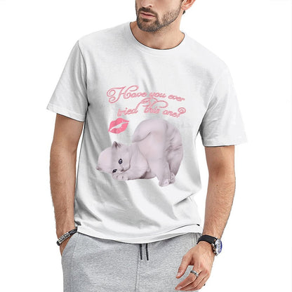 Inkmay Casual Cotton T-shirt Cute Cat With Kiss Mark Unisex T-shirtRelaxed Long Lasting T-Shirt