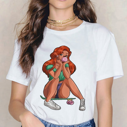 Inkmay Casual  Cotton T-shirt Girl Sitting On Skateboard Blowing Bubble Unisex T-shirtSmooth Feel Modern T-Shirt